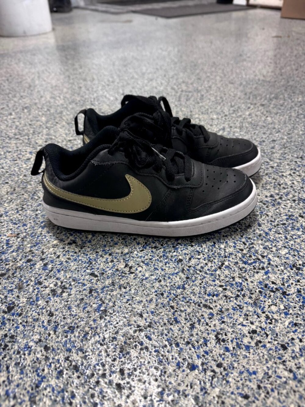 Nike Court Borough Low 2 Black Gold Swoosh Youth 3.5Y BQ5448